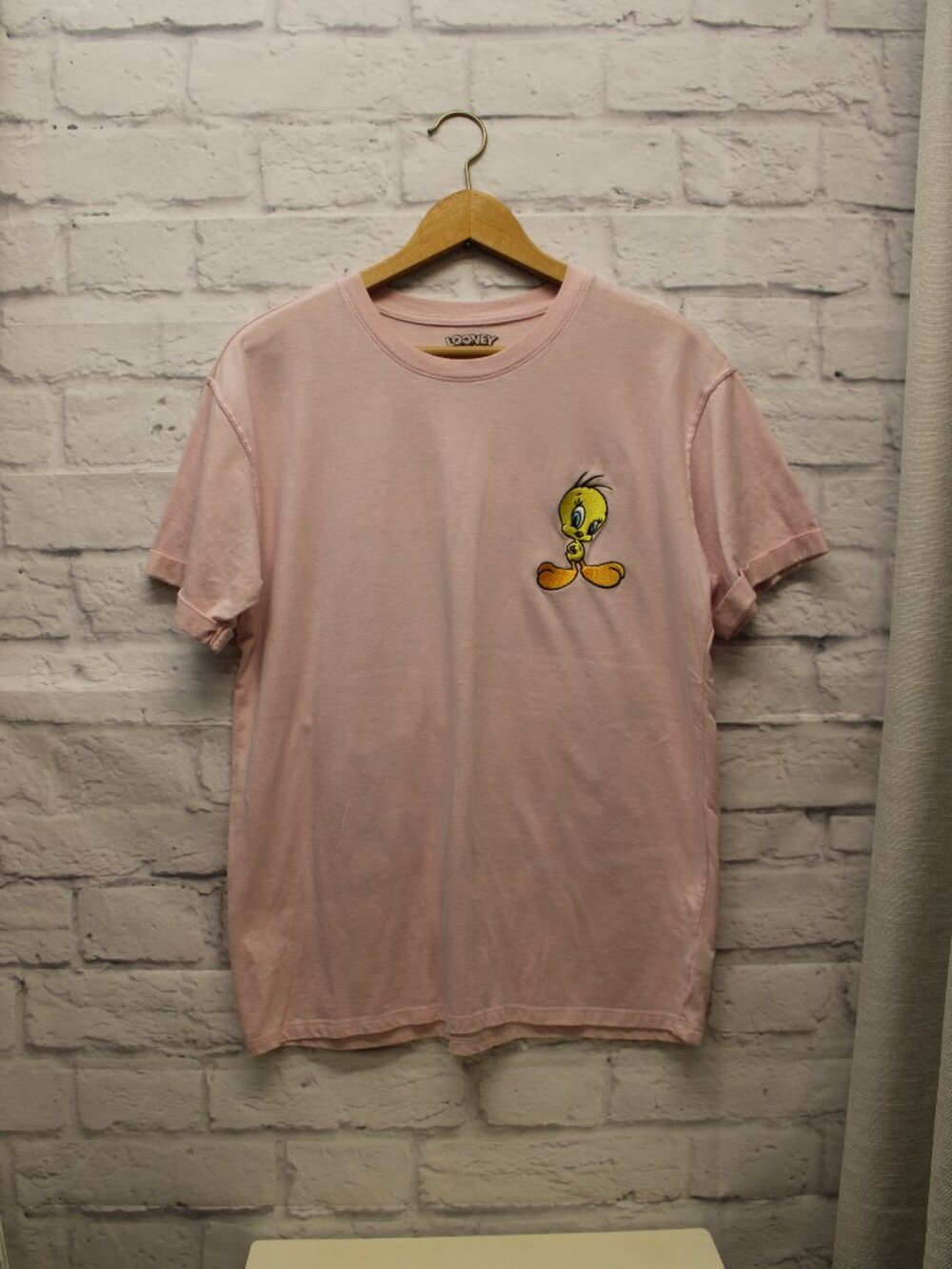 Looney Tunes Medium Pink Tweety Embroidered Graphic Print Shortsleeve Tee